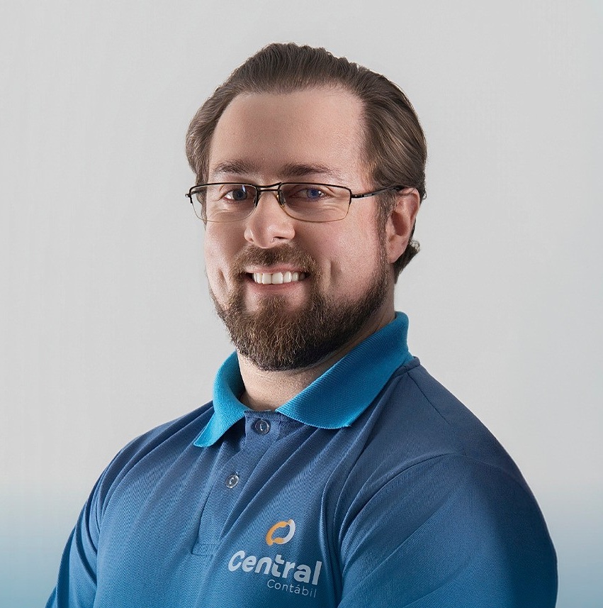 Maicon Saueressig - Contador e Advogado na Central Contábil